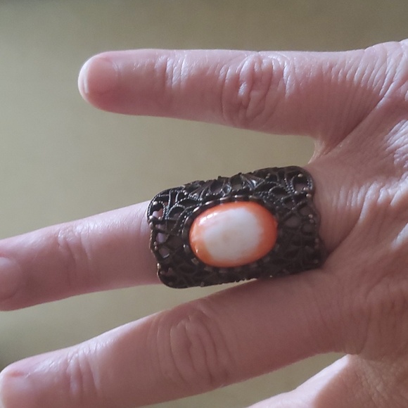 Antique large coral cabochon intricate openwork design floral & leaf - Picture 2 of 9